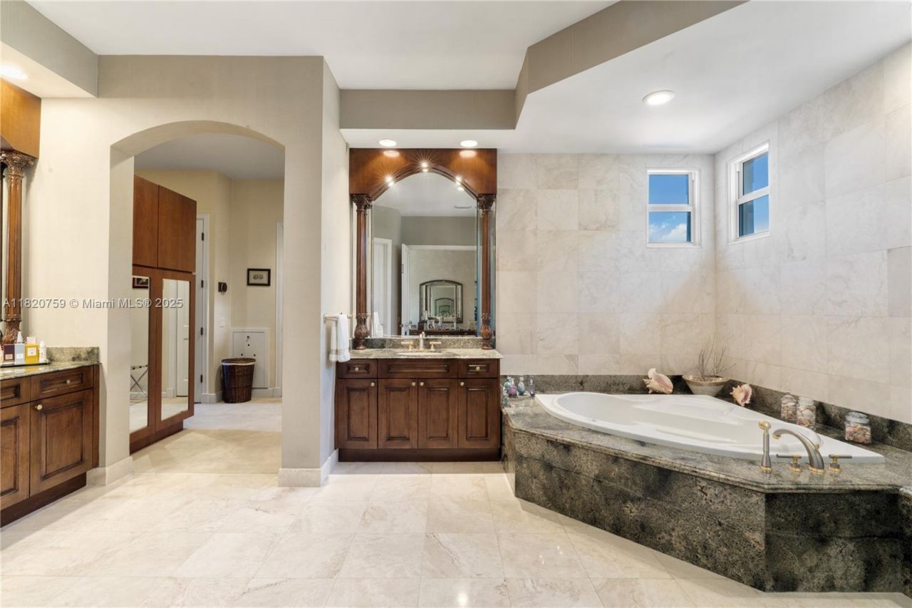 180 Solano Prado, Coral Gables, FL 33156 Photo