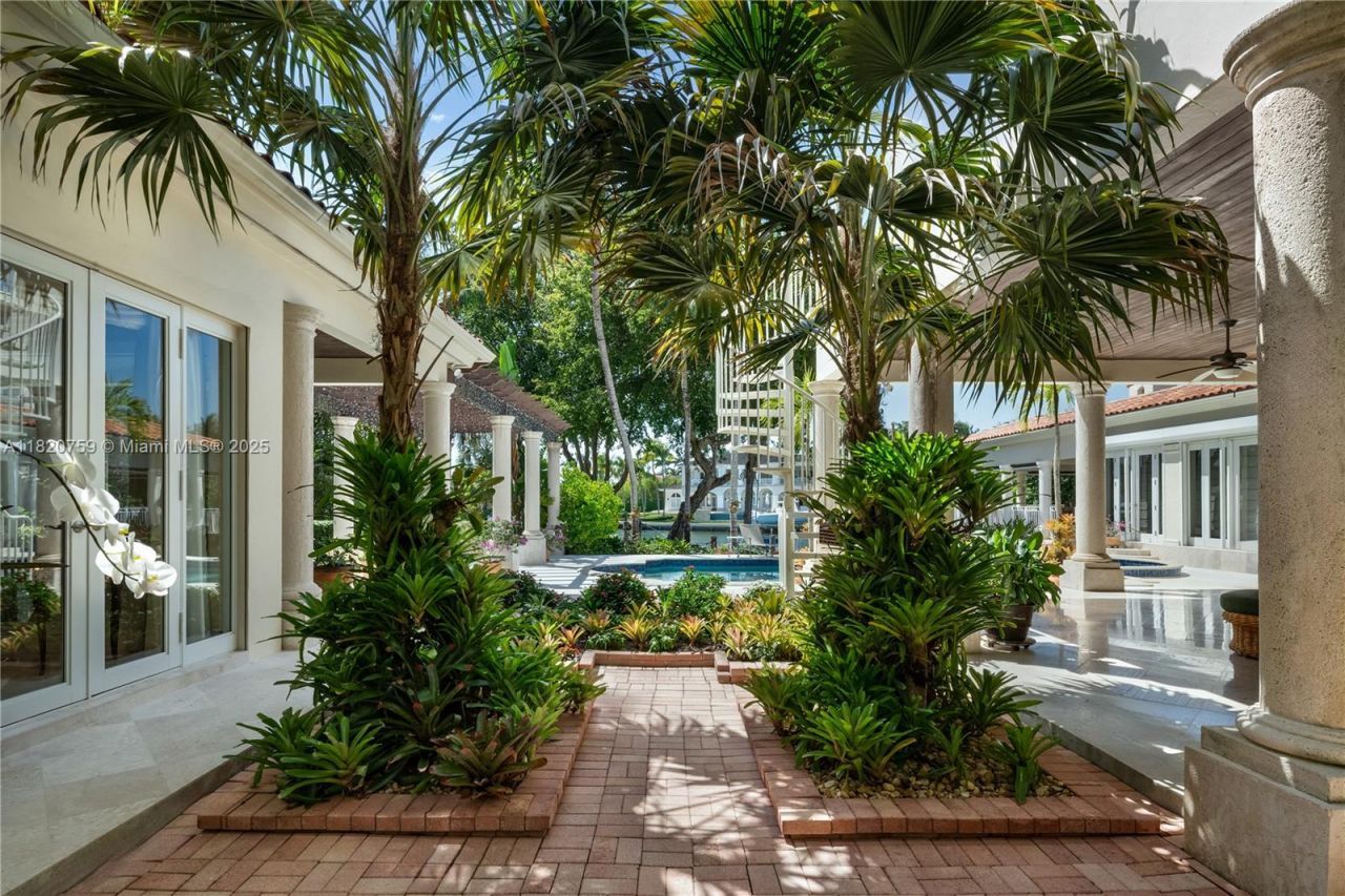 180 Solano Prado, Coral Gables, FL 33156 Photo