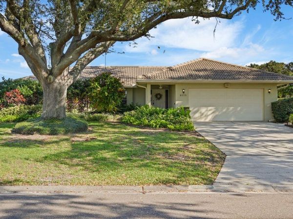 8515 MACOMA DRIVE NE, ST PETERSBURG, FL 33702