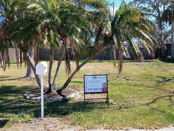 6828 EDGEWATER DRIVE, NEW PORT RICHEY, FL 34652