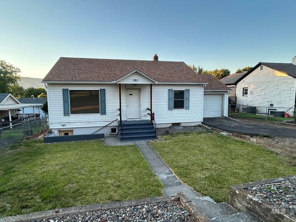 1811 17th Avenue, Lewiston, ID 83501