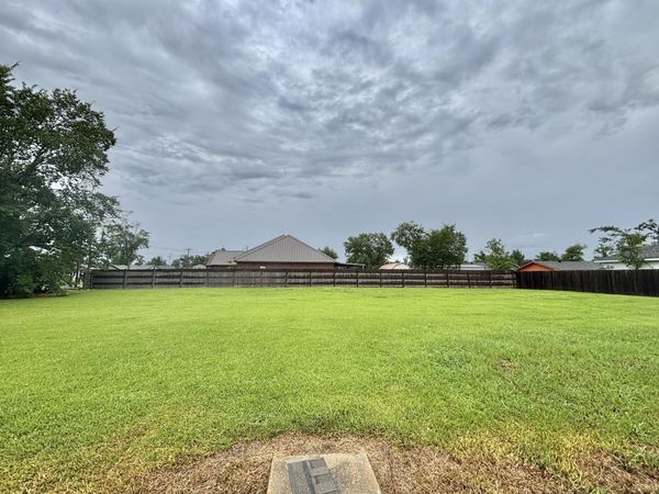 301 Davis Dr, Sulphur, LA 70663