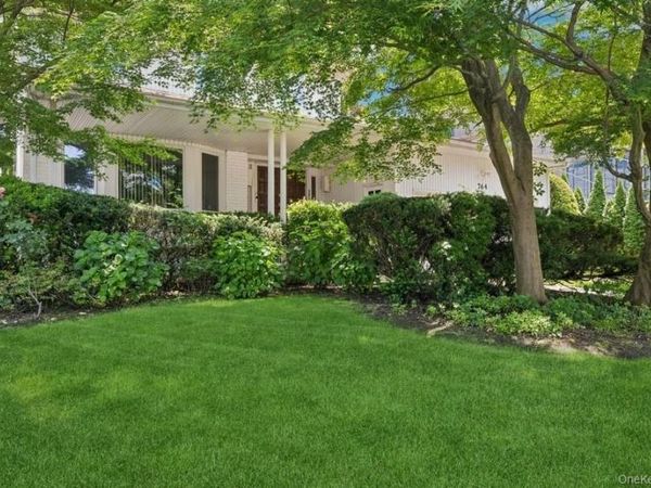 764 Sherwood Court, North Woodmere, NY 11581