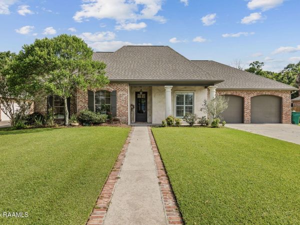 204 Anslem Drive, Youngsville, LA 70592
