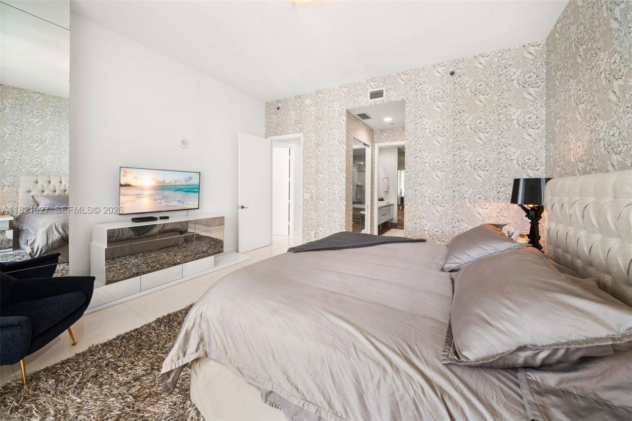 15901 Collins Ave, Unit 3302, Sunny Isles Beach, FL 33160 Photo