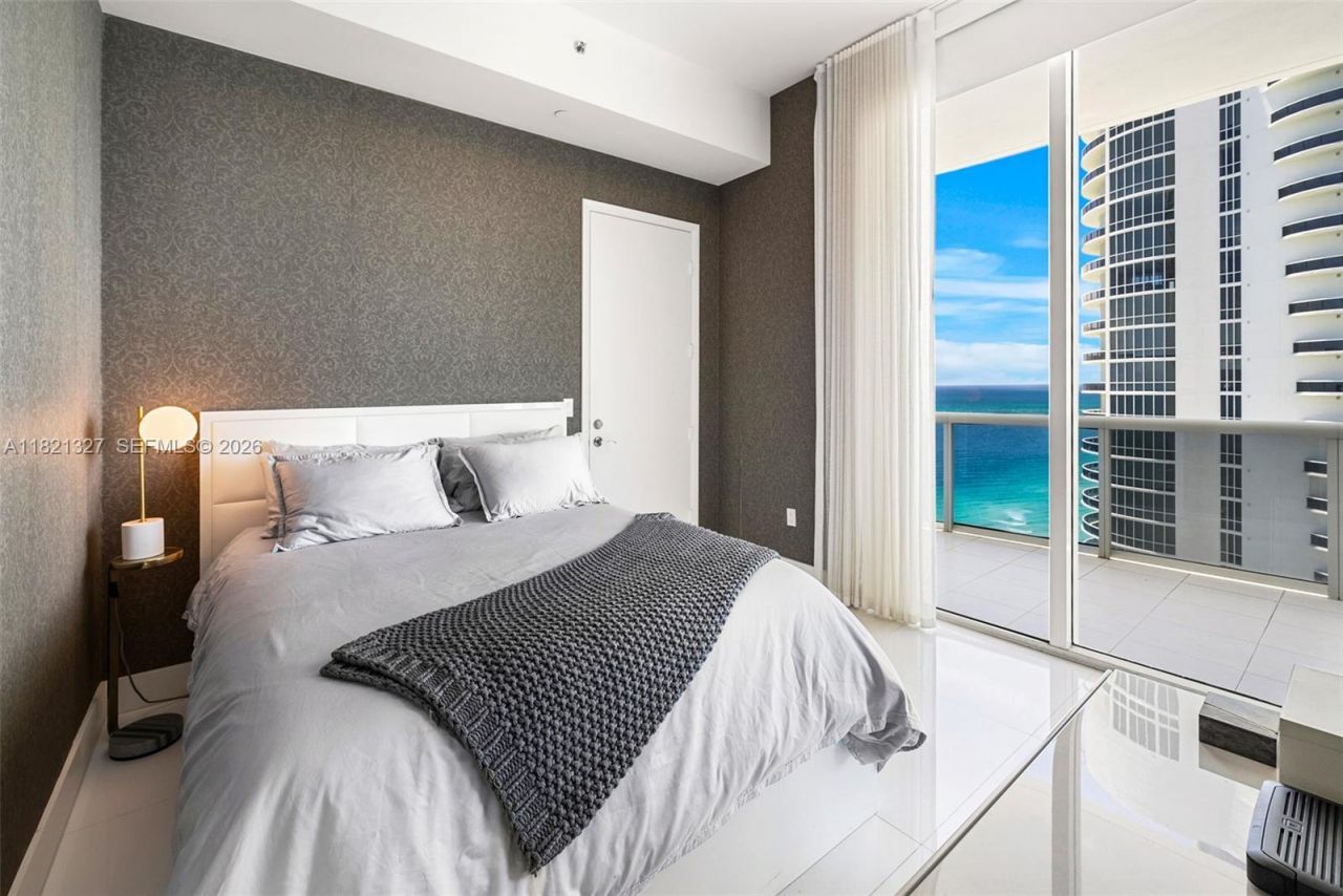 15901 Collins Ave, Unit 3302, Sunny Isles Beach, FL 33160 Photo