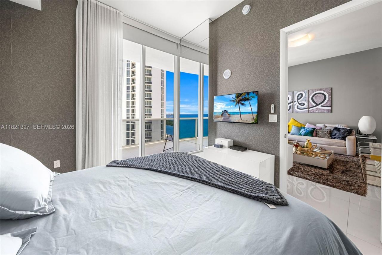 15901 Collins Ave, Unit 3302, Sunny Isles Beach, FL 33160 Photo