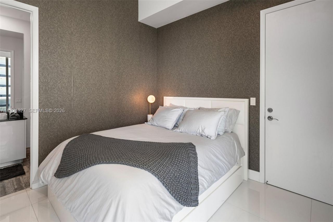 15901 Collins Ave, Unit 3302, Sunny Isles Beach, FL 33160 Photo