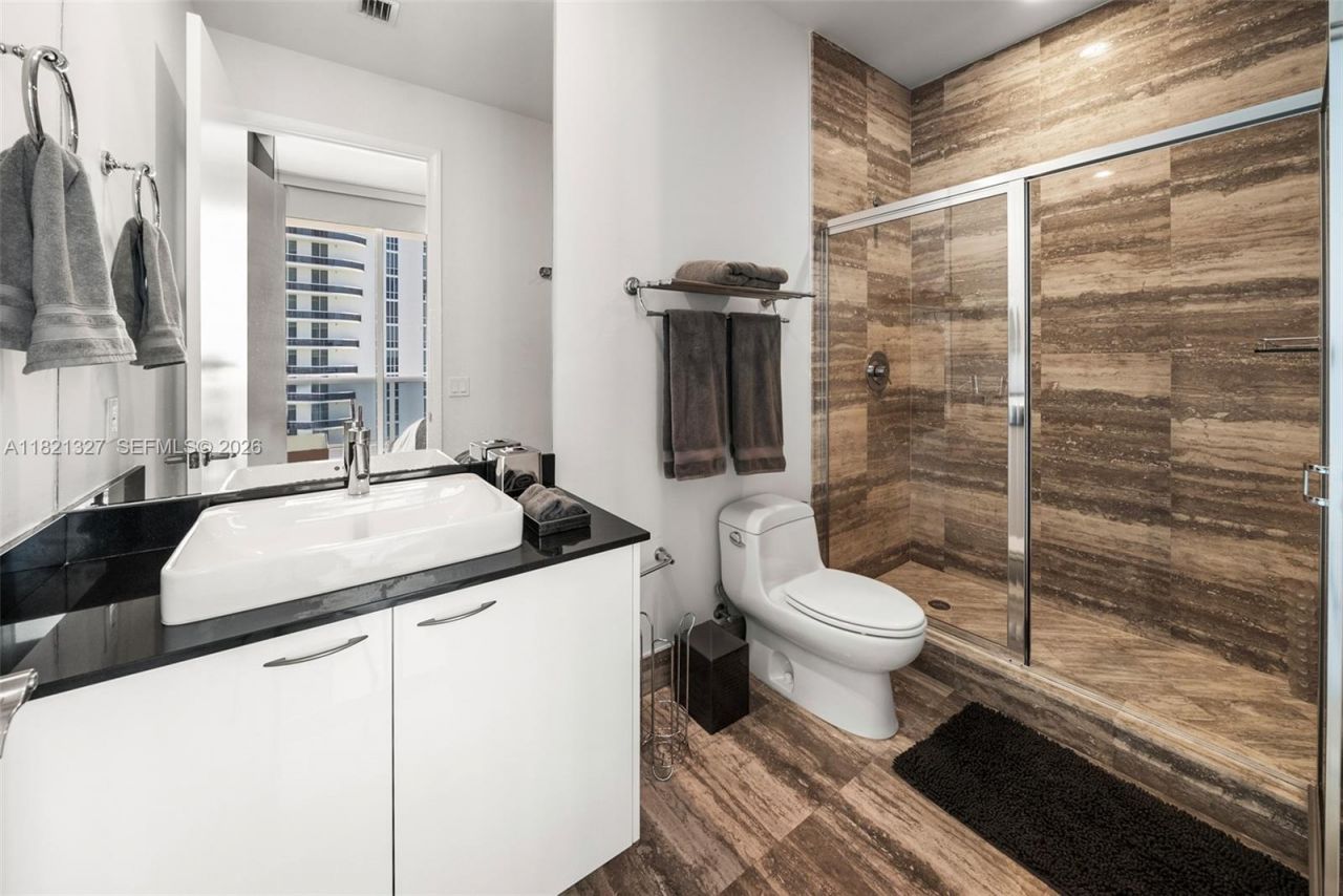 15901 Collins Ave, Unit 3302, Sunny Isles Beach, FL 33160 Photo