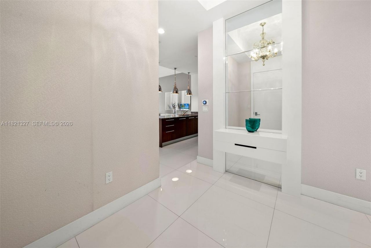 15901 Collins Ave, Unit 3302, Sunny Isles Beach, FL 33160 Photo