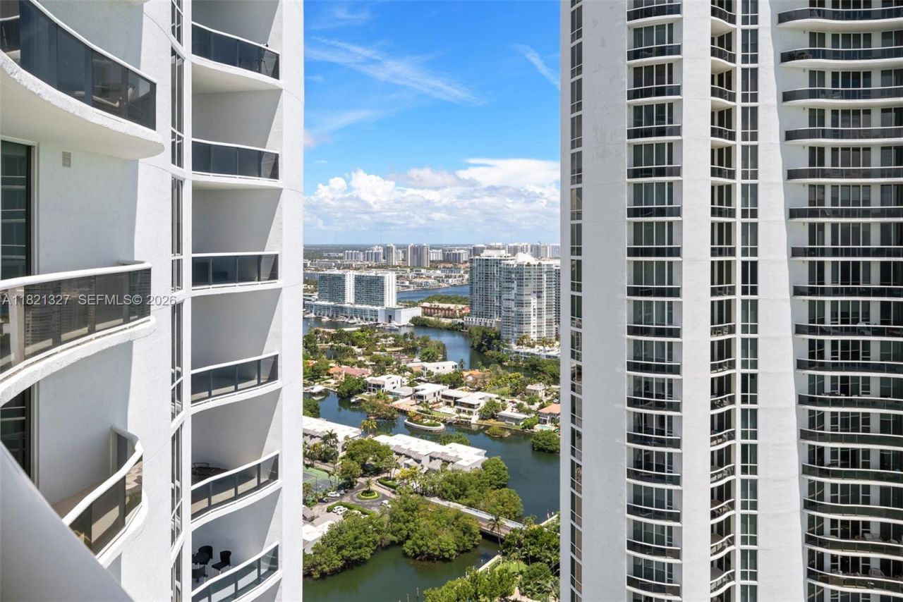 15901 Collins Ave, Unit 3302, Sunny Isles Beach, FL 33160 Photo