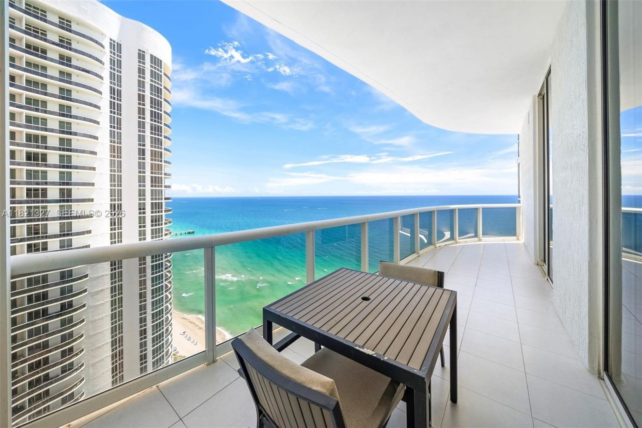 15901 Collins Ave, Unit 3302, Sunny Isles Beach, FL 33160 Photo