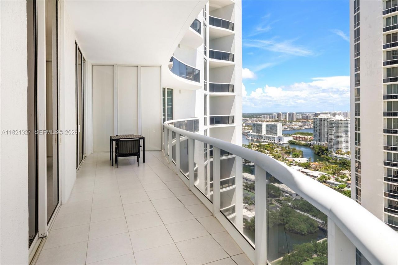 15901 Collins Ave, Unit 3302, Sunny Isles Beach, FL 33160 Photo
