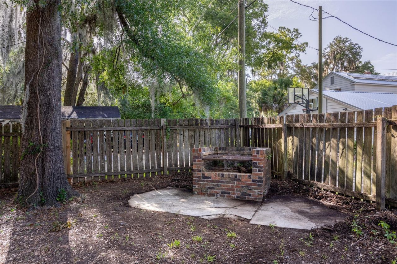 2147 NW 7th Place, Gainesville, FL 32603 Photo