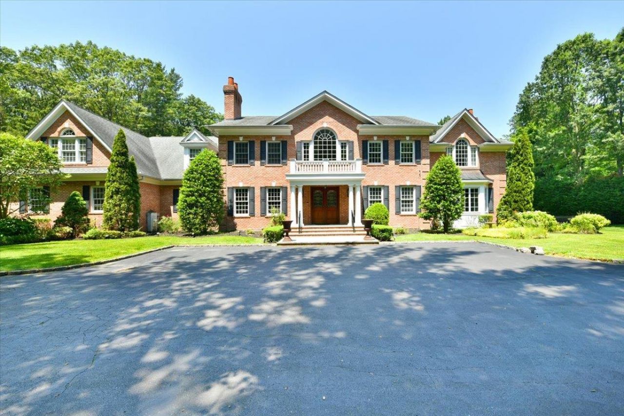 1616 Stewart Lane, Laurel Hollow, NY 11791 Main Photo