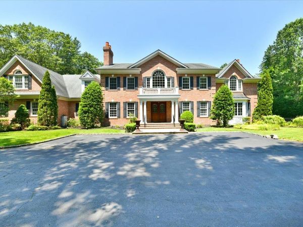 1616 Stewart Lane, Laurel Hollow, NY 11791