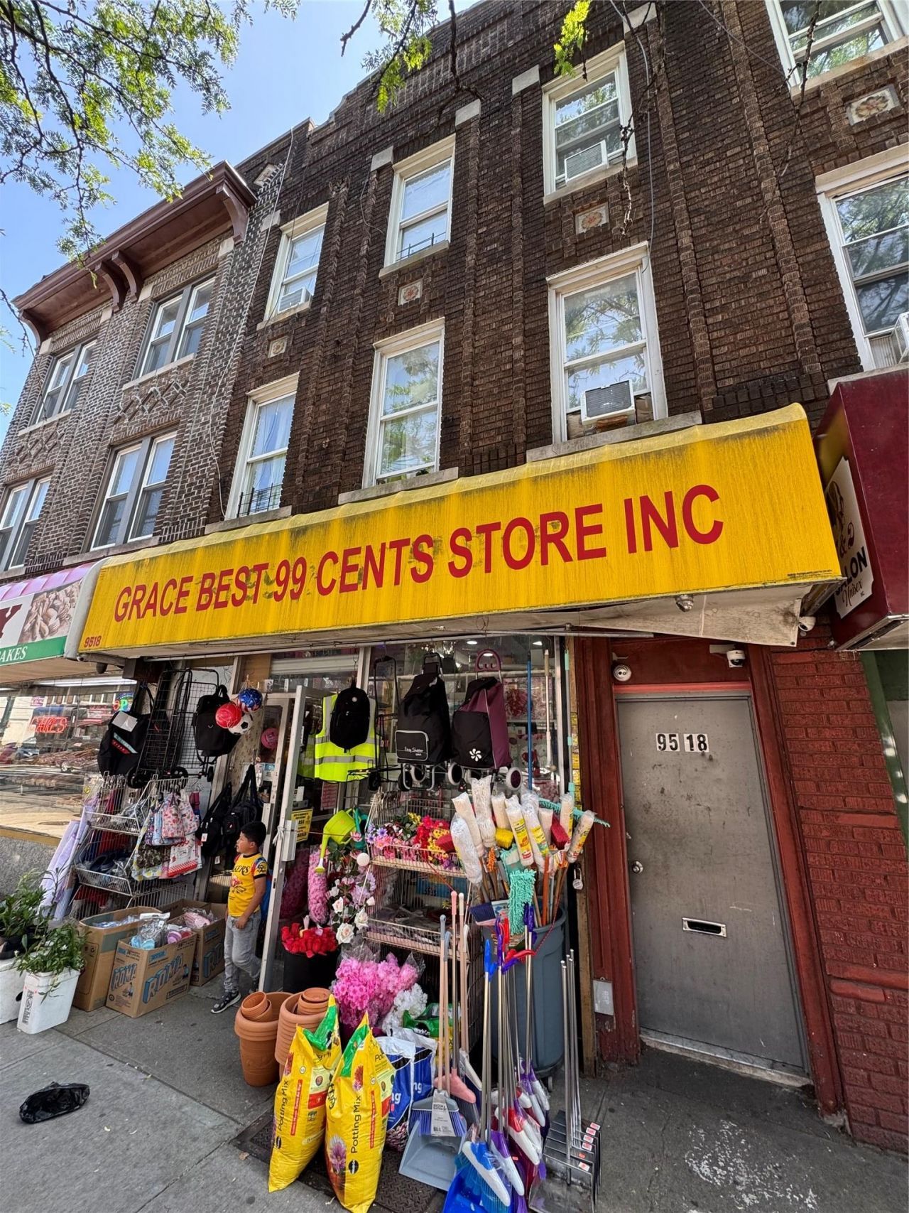 95-18 Jamaica Avenue, Woodhaven, NY 11421 Main Photo