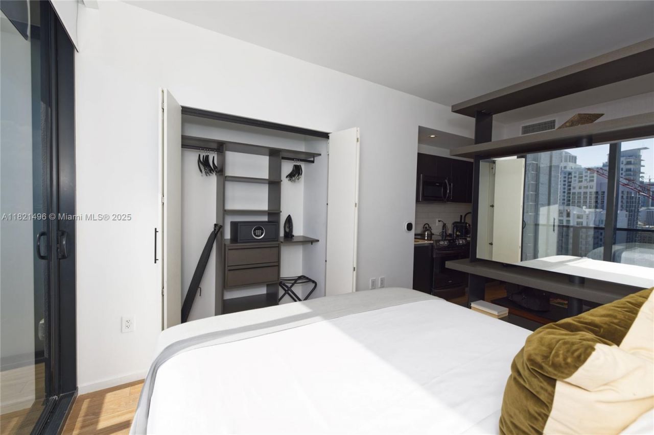 398 NE 5th St, Unit 2112, Miami, FL 33132 Photo