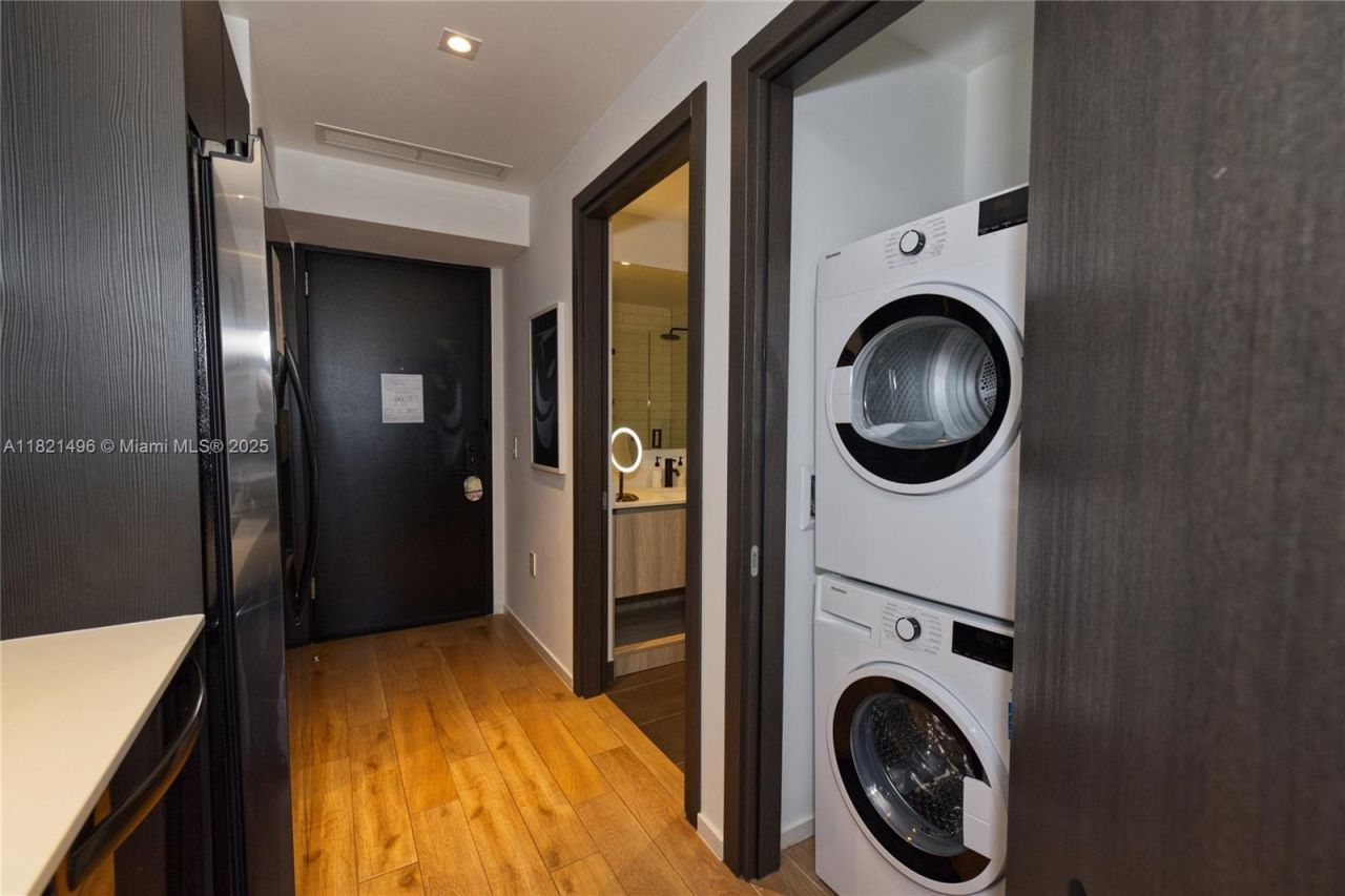 398 NE 5th St, Unit 2112, Miami, FL 33132 Photo