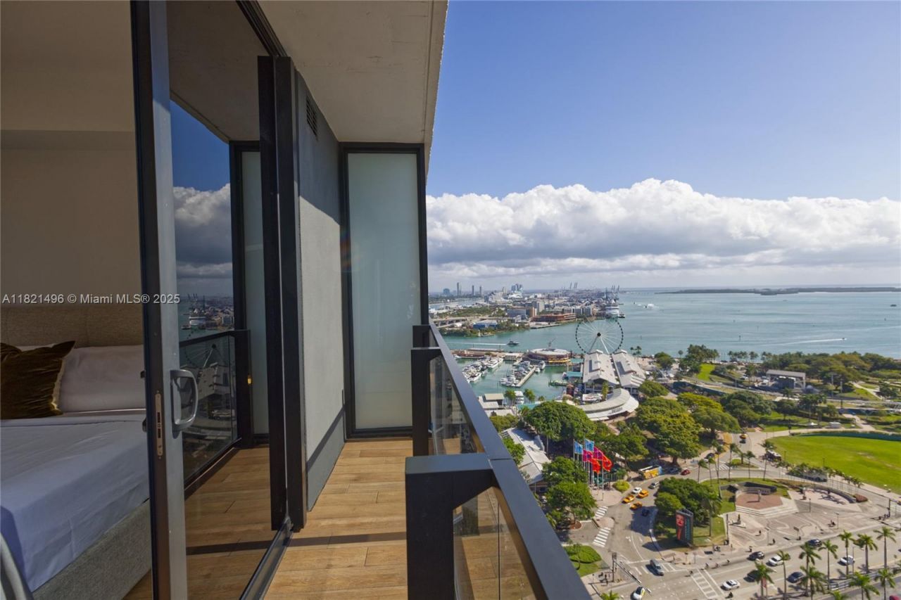 398 NE 5th St, Unit 2112, Miami, FL 33132 Photo