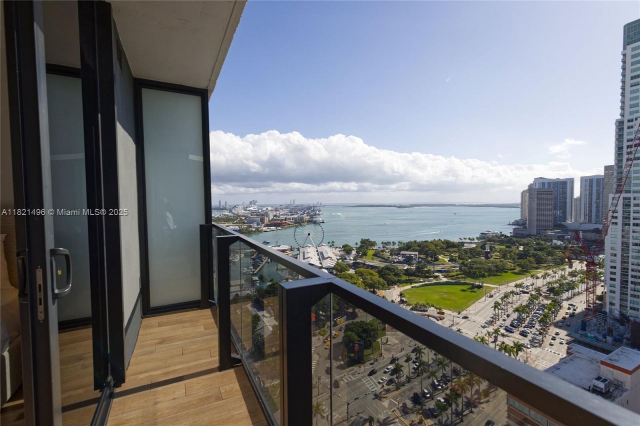 398 NE 5th St, Unit 2112, Miami, FL 33132 Photo