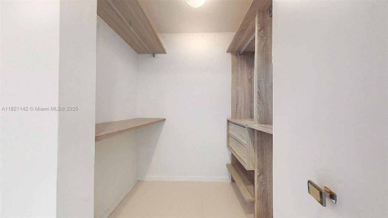 5300 NW 85th Ave, Unit 1701, Doral, FL 33166 Photo