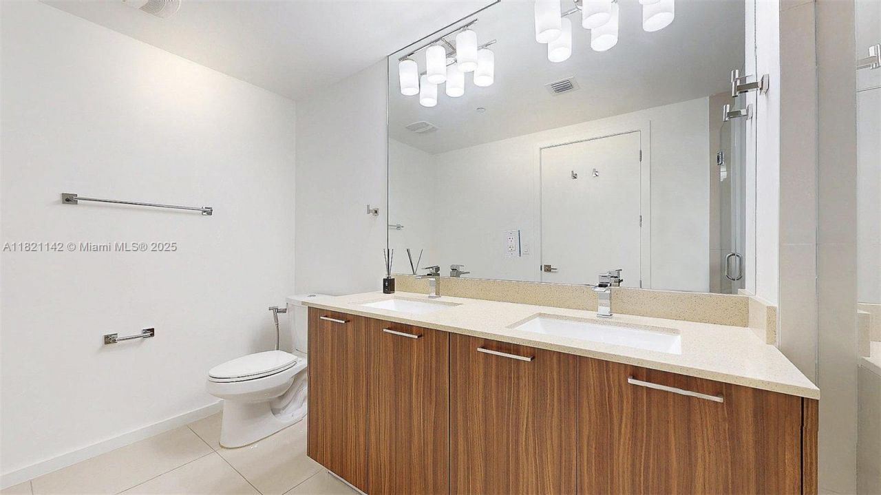 5300 NW 85th Ave, Unit 1701, Doral, FL 33166 Photo