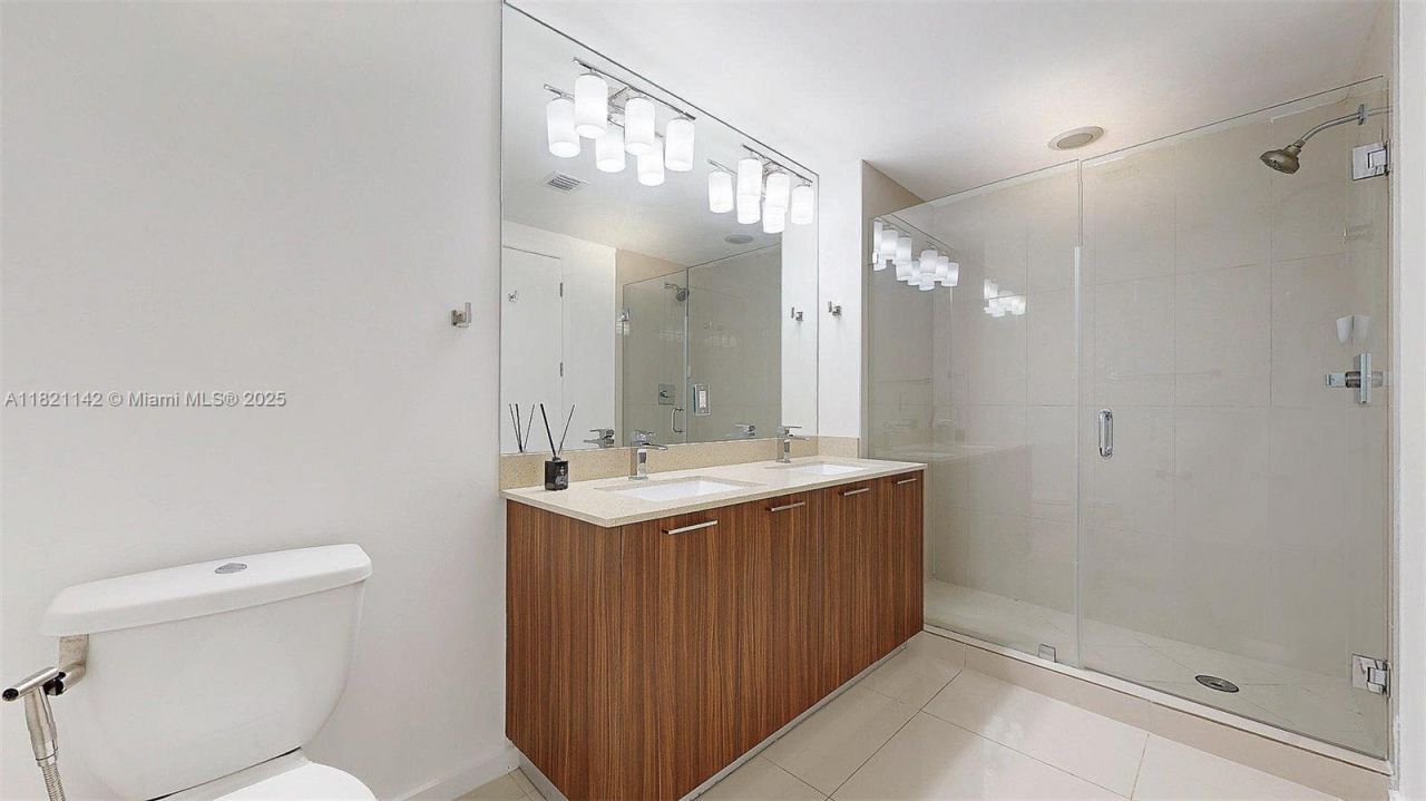 5300 NW 85th Ave, Unit 1701, Doral, FL 33166 Photo