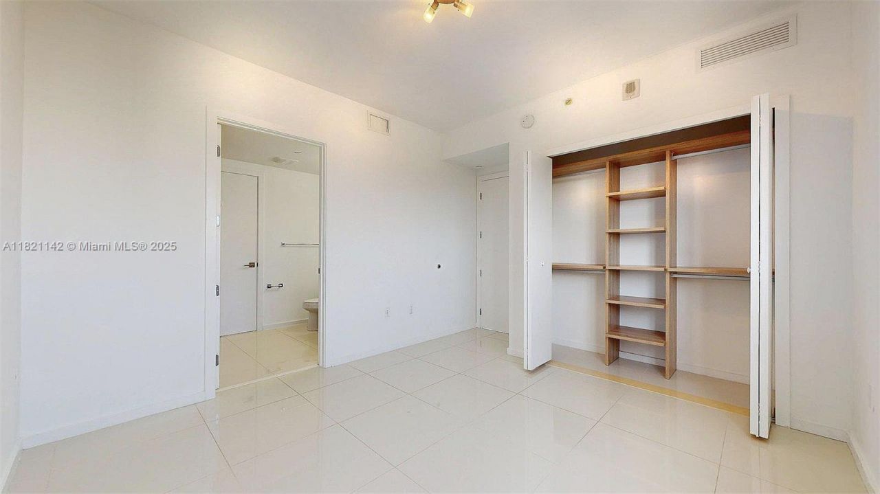 5300 NW 85th Ave, Unit 1701, Doral, FL 33166 Photo