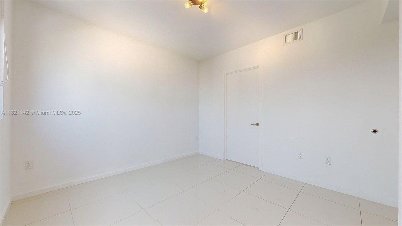 5300 NW 85th Ave, Unit 1701, Doral, FL 33166 Photo