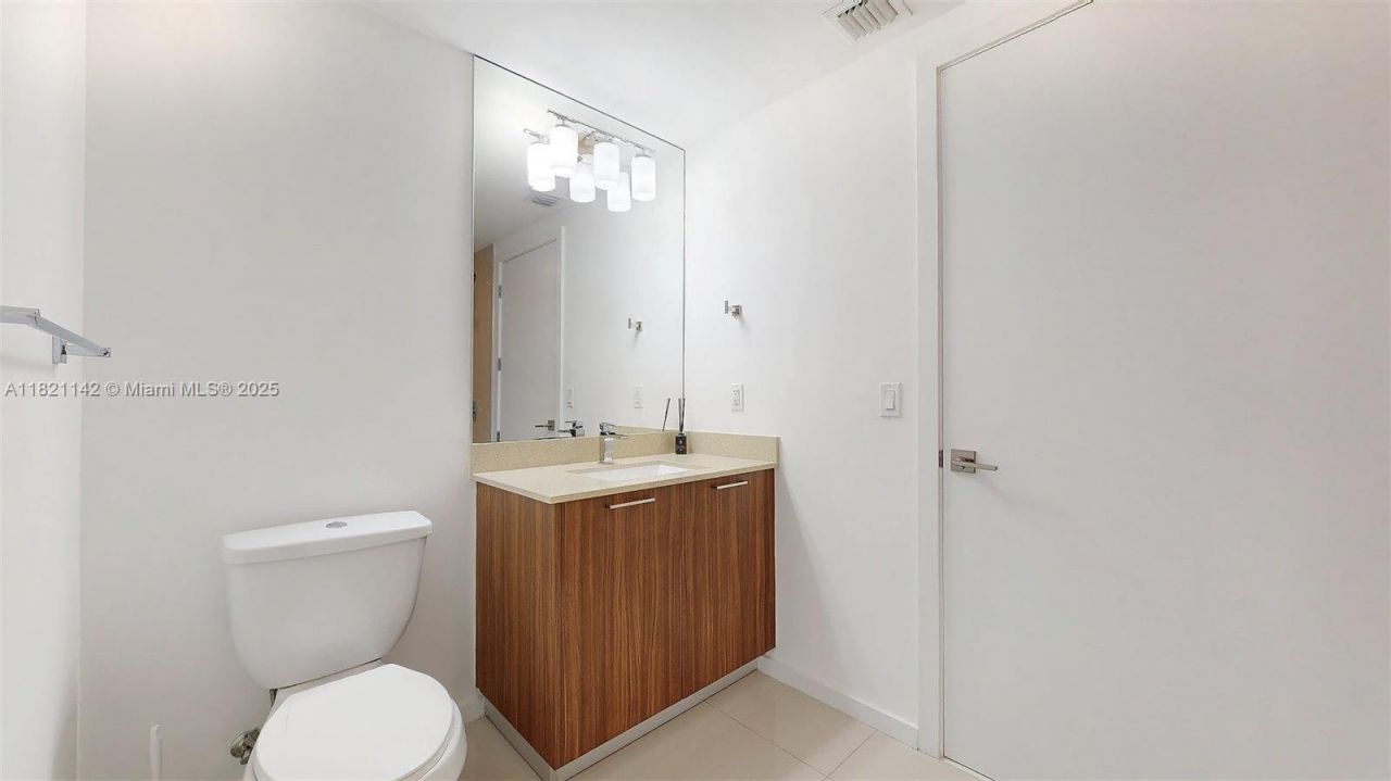 5300 NW 85th Ave, Unit 1701, Doral, FL 33166 Photo