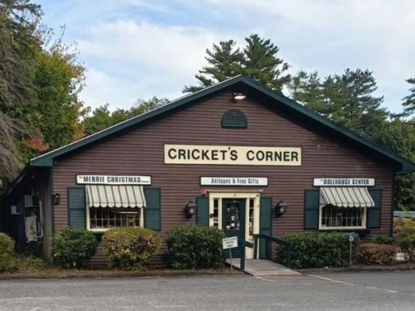 1223 Roosevelt Trail, Raymond, ME 04071