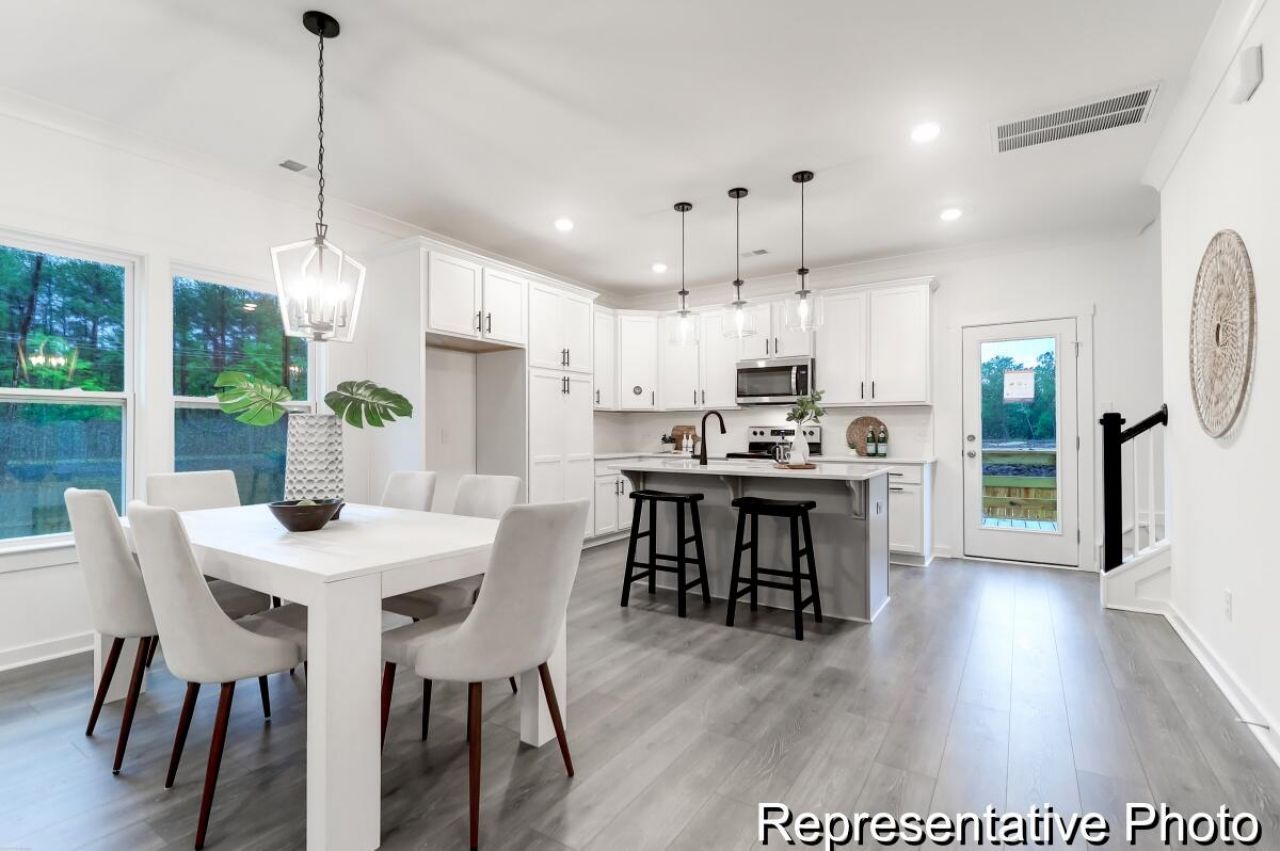 1017 Toland Drive Photo 5