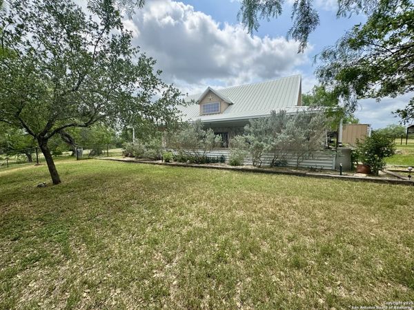 571 Fm 799, George West, TX 78022