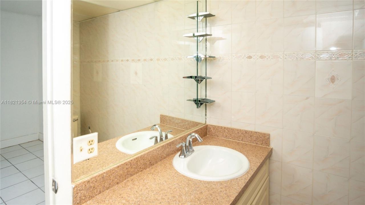 10090 NW 80th Ct, Unit 1245, Hialeah Gardens, FL 33016 Photo