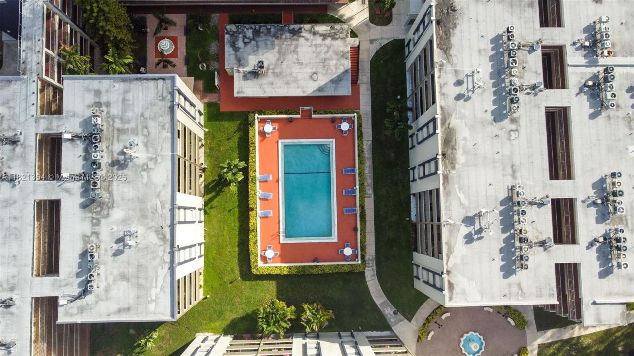 10090 NW 80th Ct, Unit 1245, Hialeah Gardens, FL 33016 Photo