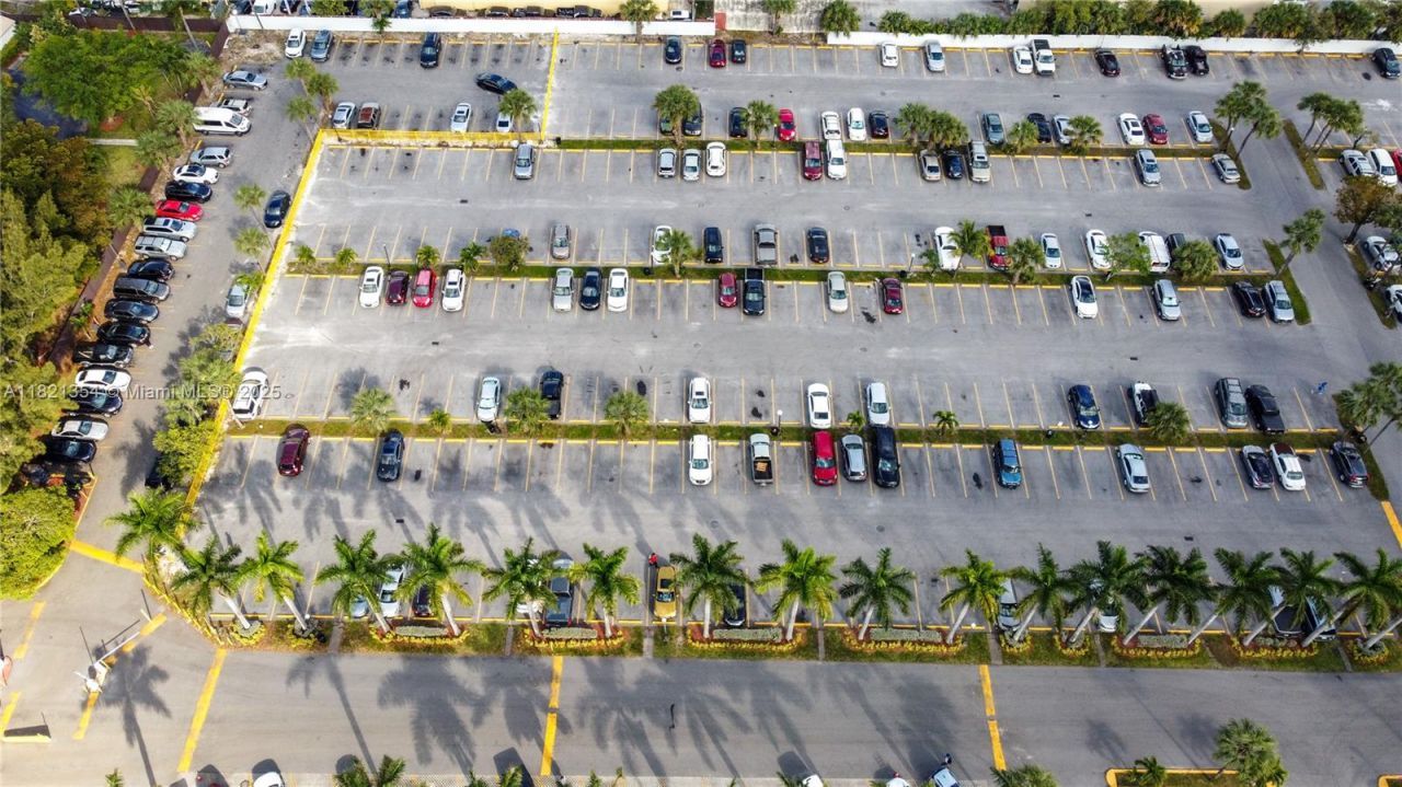 10090 NW 80th Ct, Unit 1245, Hialeah Gardens, FL 33016 Photo