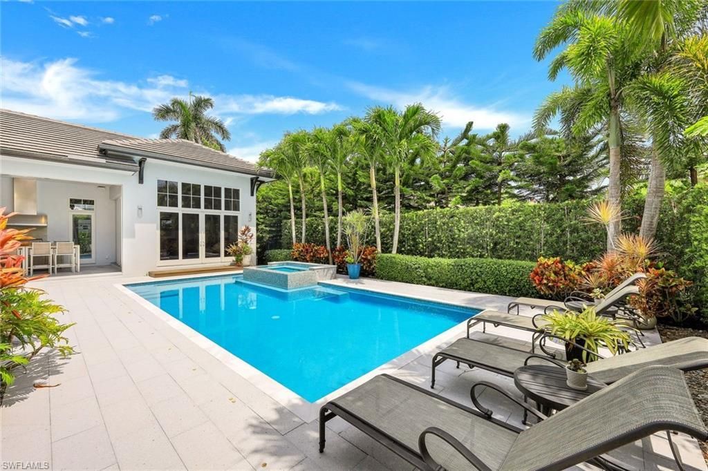 425 Harbour Dr, Naples, FL 34103 Photo