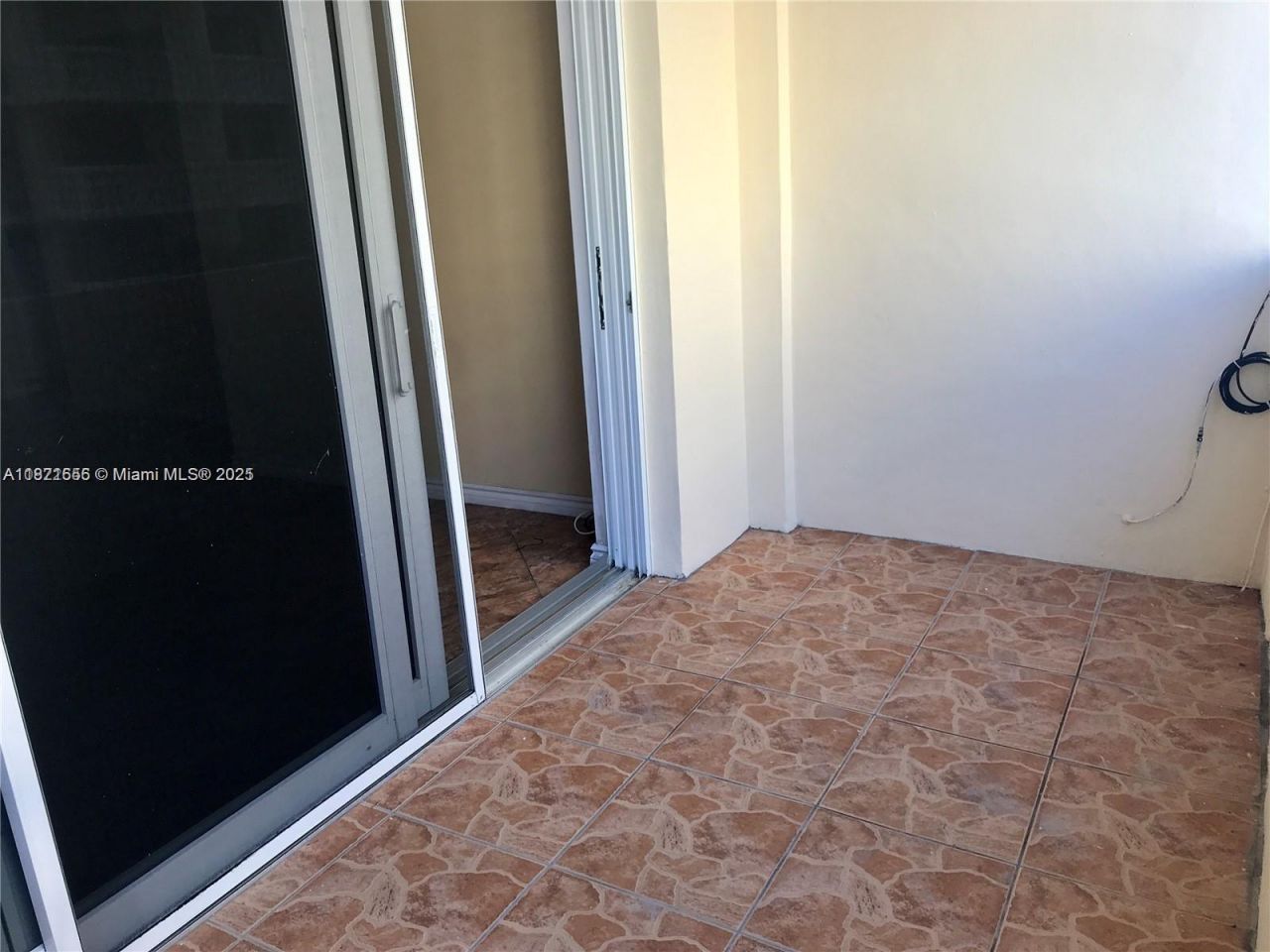 1833 S Ocean Dr, Unit 305, Hallandale Beach, FL 33009 Photo