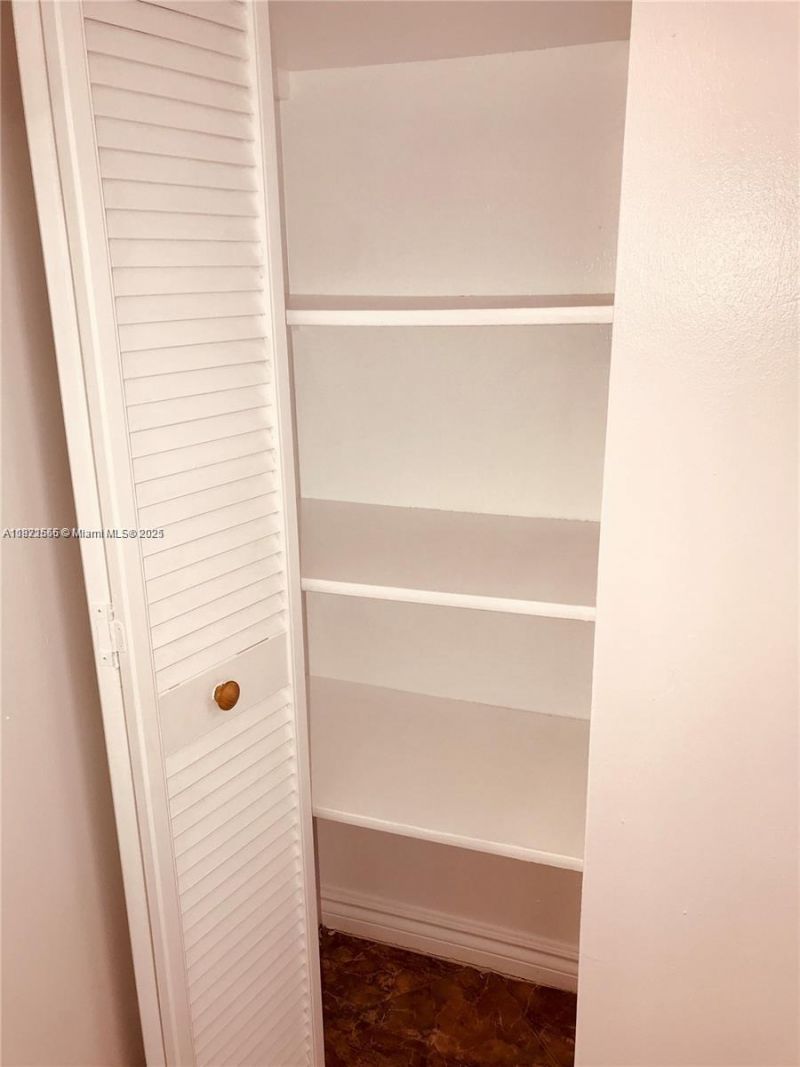 1833 S Ocean Dr, Unit 305, Hallandale Beach, FL 33009 Photo