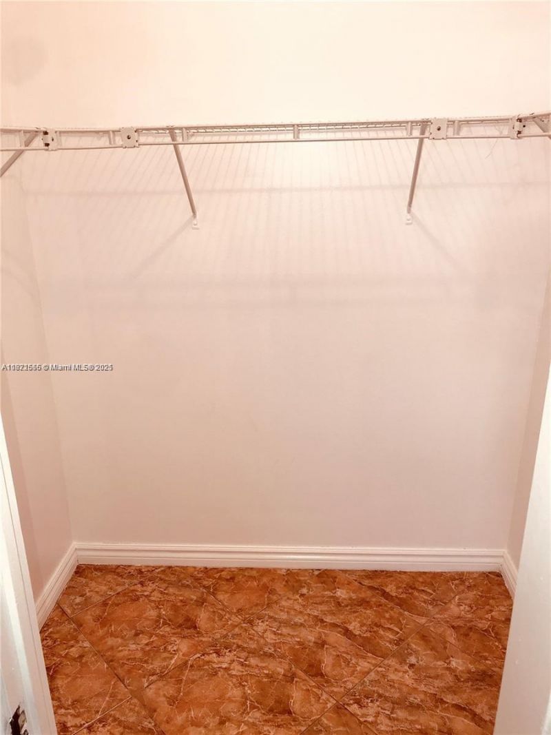 1833 S Ocean Dr, Unit 305, Hallandale Beach, FL 33009 Photo