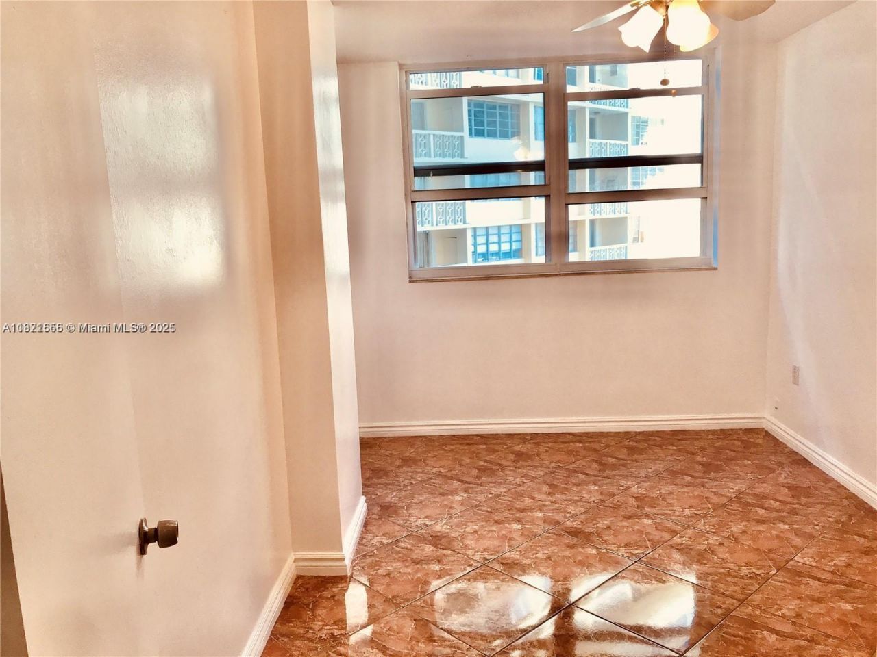 1833 S Ocean Dr, Unit 305, Hallandale Beach, FL 33009 Photo