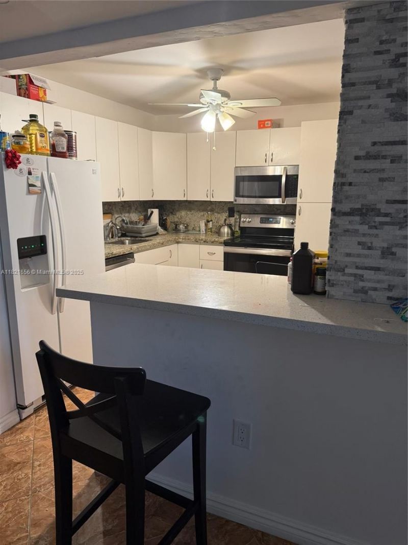 1833 S Ocean Dr, Unit 305, Hallandale Beach, FL 33009 Photo