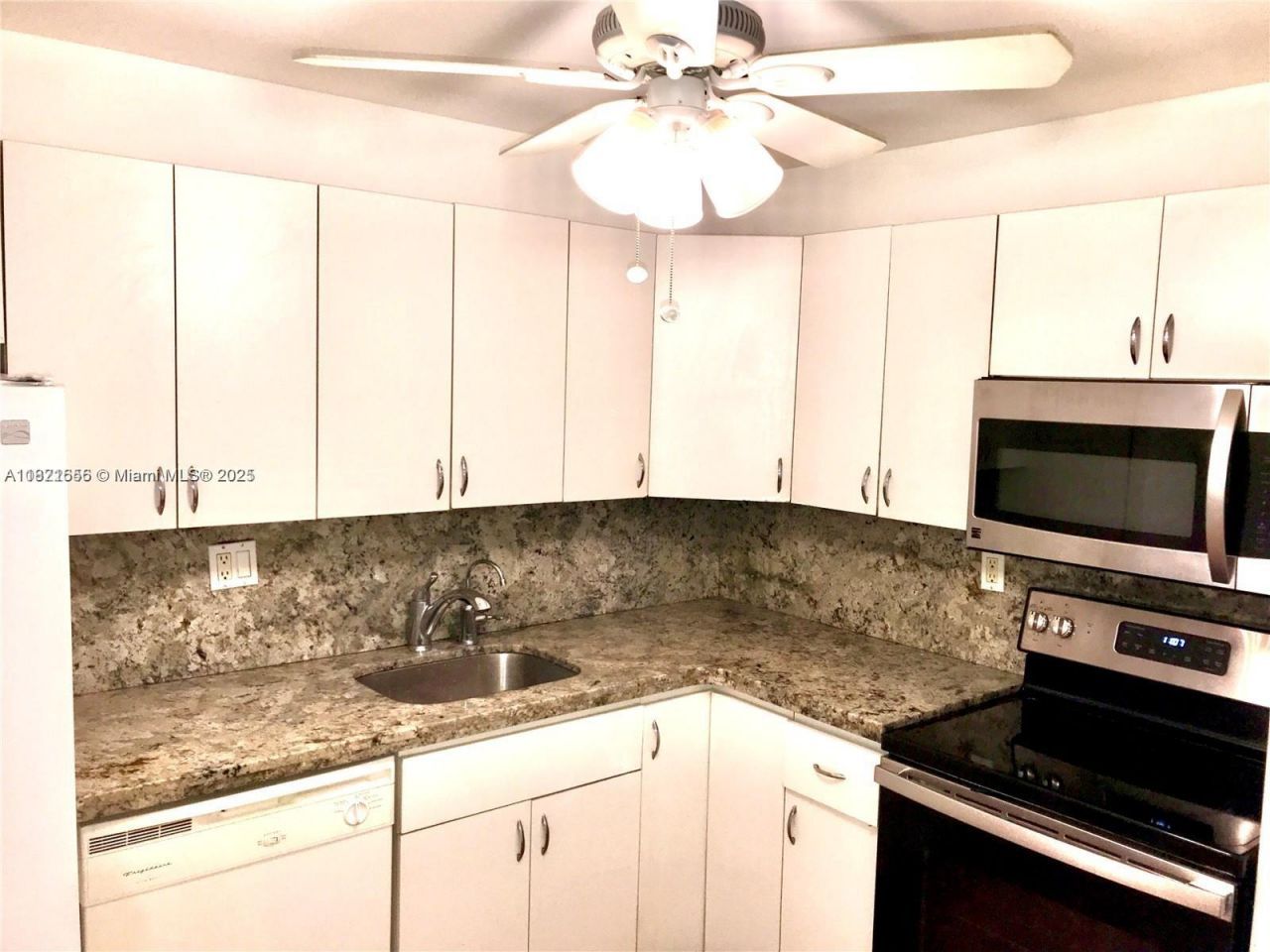 1833 S Ocean Dr, Unit 305, Hallandale Beach, FL 33009 Photo