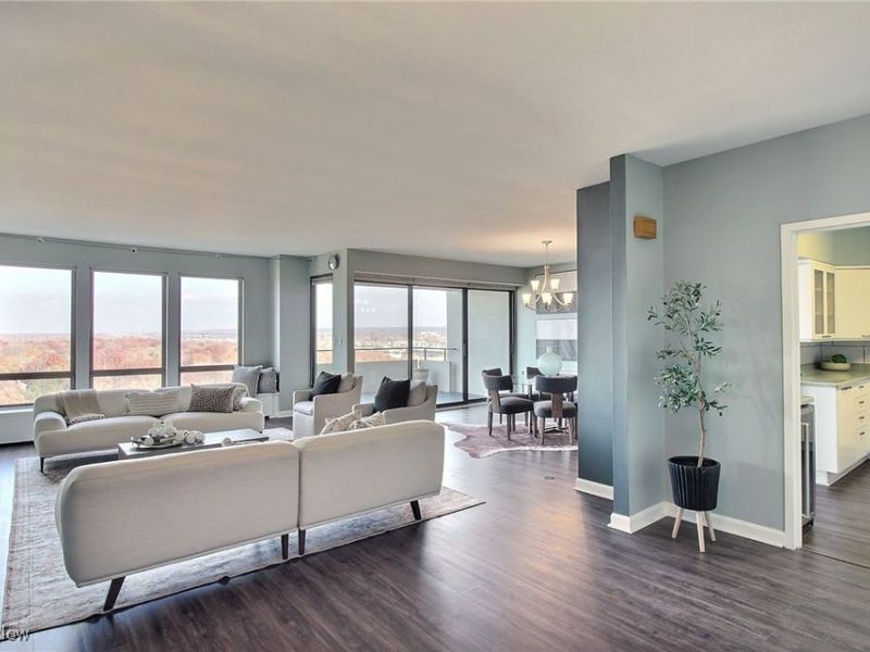 1 Bratenahl Place, Unit 1501, Bratenahl, OH 44108 Photo 4