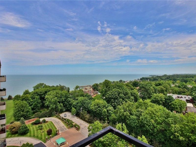 1 Bratenahl Place, Unit 1501, Bratenahl, OH 44108 Photo 8