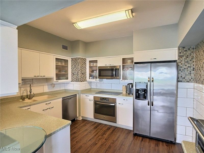 1 Bratenahl Place, Unit 1501, Bratenahl, OH 44108 Photo 9