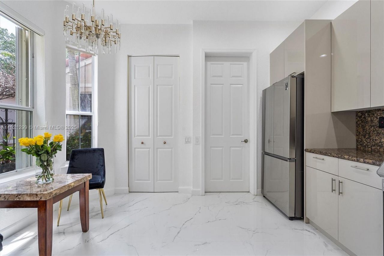 1382 Harbor Vw W, Hollywood, FL 33019 Photo