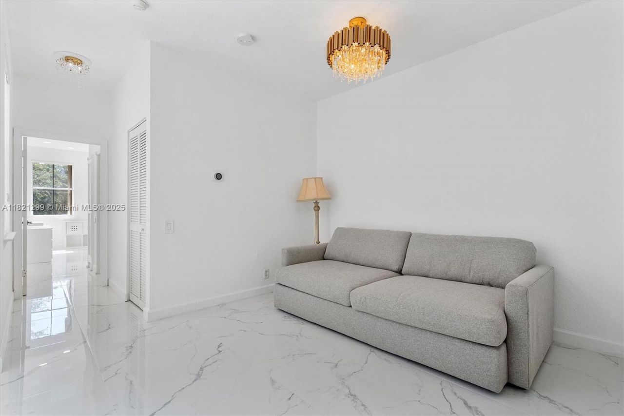 1382 Harbor Vw W, Hollywood, FL 33019 Photo