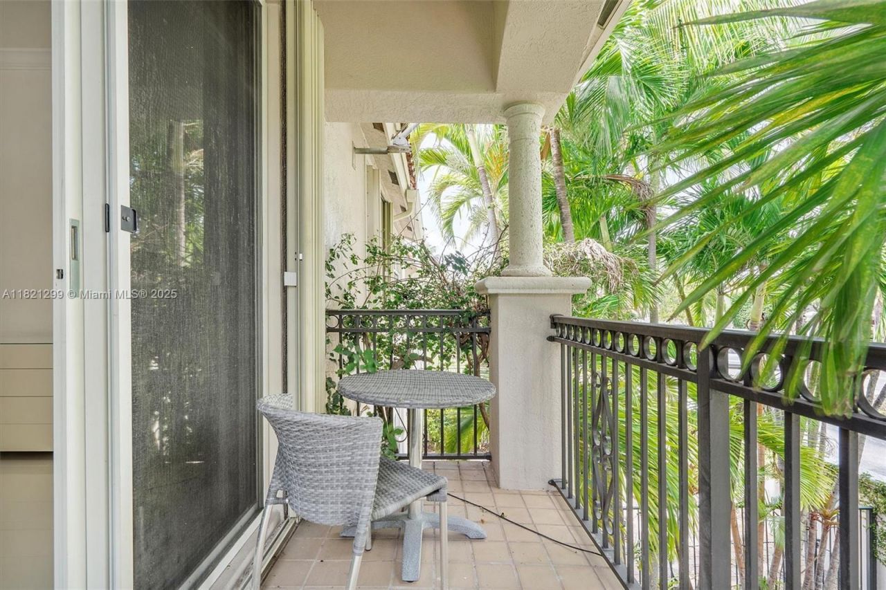 1382 Harbor Vw W, Hollywood, FL 33019 Photo